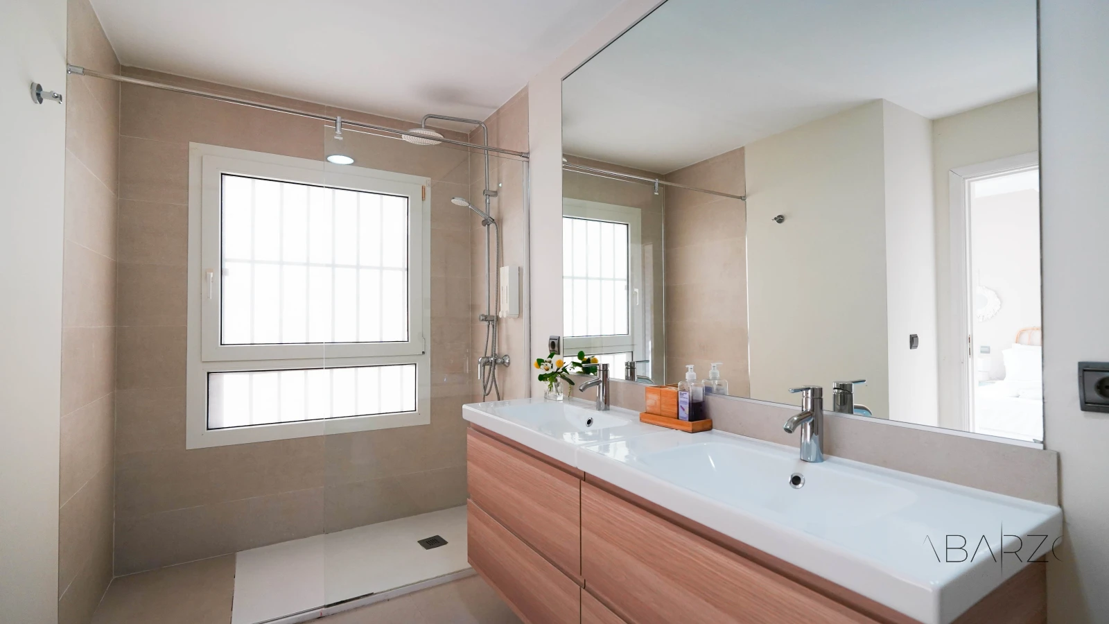 Semi-detached house in Río Real, Marbella with private pool and landscaped garden — interior, Marbella East, Marbella (31 of 67)
