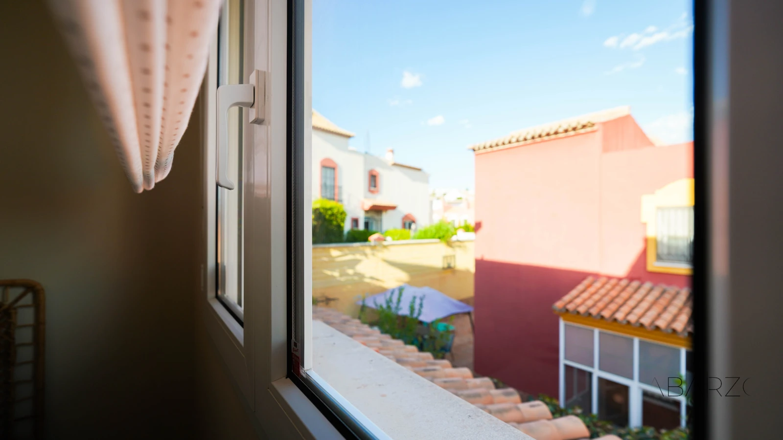 Semi-detached house in Río Real, Marbella with private pool and landscaped garden — interior, Marbella East, Marbella (55 of 67)