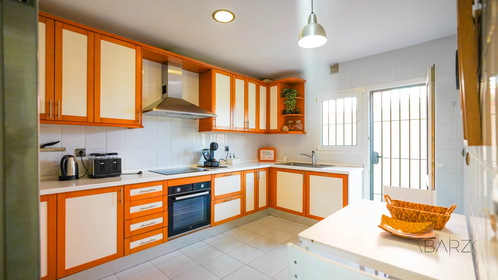 Semi-detached house in Río Real, Marbella with private pool and landscaped garden — interior, Marbella East, Marbella (45 of 67)