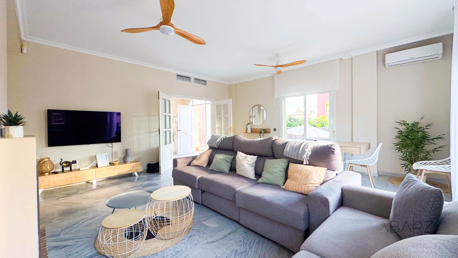 Semi-detached house in Río Real, Marbella with private pool and landscaped garden — interior, Marbella East, Marbella (9 of 67)