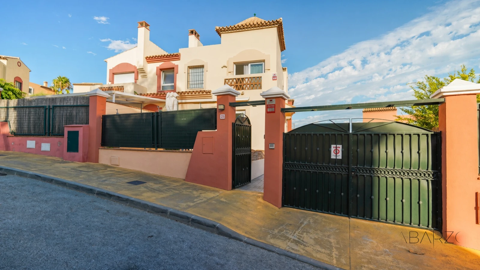 Semi-detached house in Río Real, Marbella with private pool and landscaped garden — interior, Marbella East, Marbella (67 of 67)