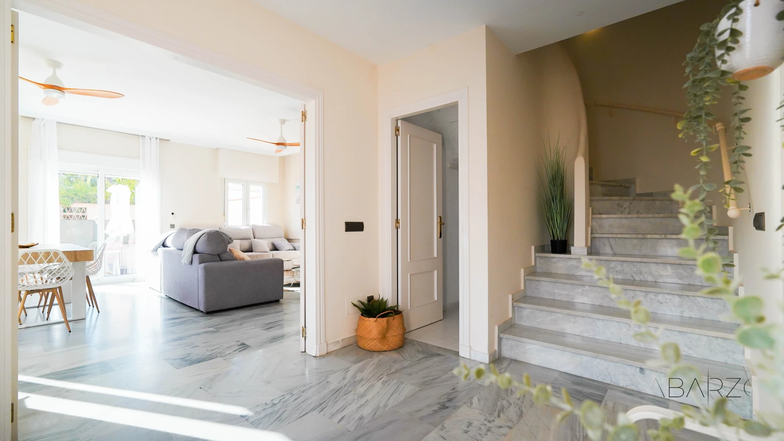 Semi-detached house in Río Real, Marbella with private pool and landscaped garden — interior, Marbella East, Marbella (35 of 67)
