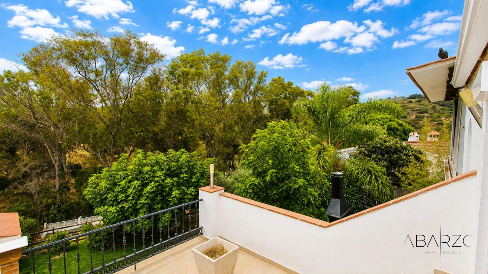 Villa reformada de tres dormitorios en Ricmar, El Rosario, Marbella — andando a la playa — interior, Marbella East, Marbella (31 of 32)
