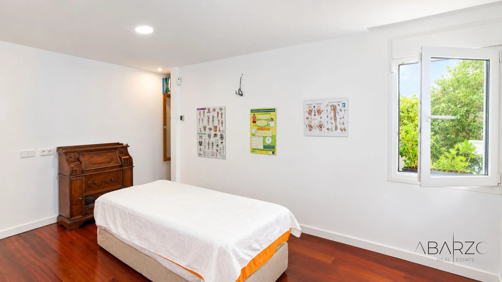 Villa reformada de tres dormitorios en Ricmar, El Rosario, Marbella — andando a la playa — interior, Marbella East, Marbella (16 of 32)