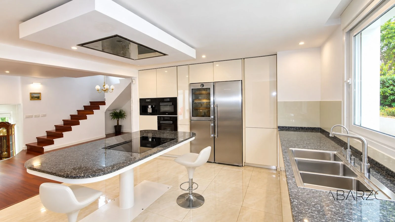 Villa reformada de tres dormitorios en Ricmar, El Rosario, Marbella — andando a la playa — interior, Marbella East, Marbella (7 of 32)