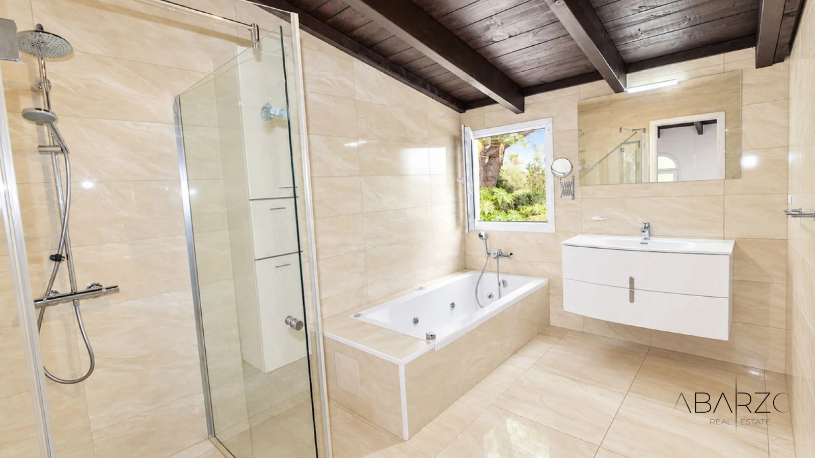 Villa reformada de tres dormitorios en Ricmar, El Rosario, Marbella — andando a la playa — interior, Marbella East, Marbella (24 of 32)