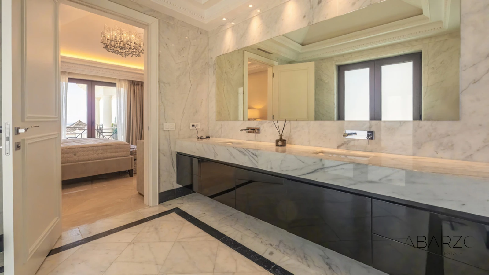 Exclusive Villa in Sierra Blanca Marbella with Sea Views and Heated Pool — interior, Golden Mile, Marbella (25 of 36)
