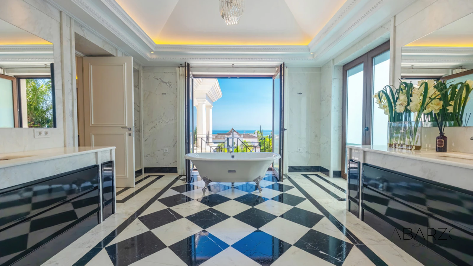 Exclusive Villa in Sierra Blanca Marbella with Sea Views and Heated Pool — interior, Golden Mile, Marbella (26 of 36)