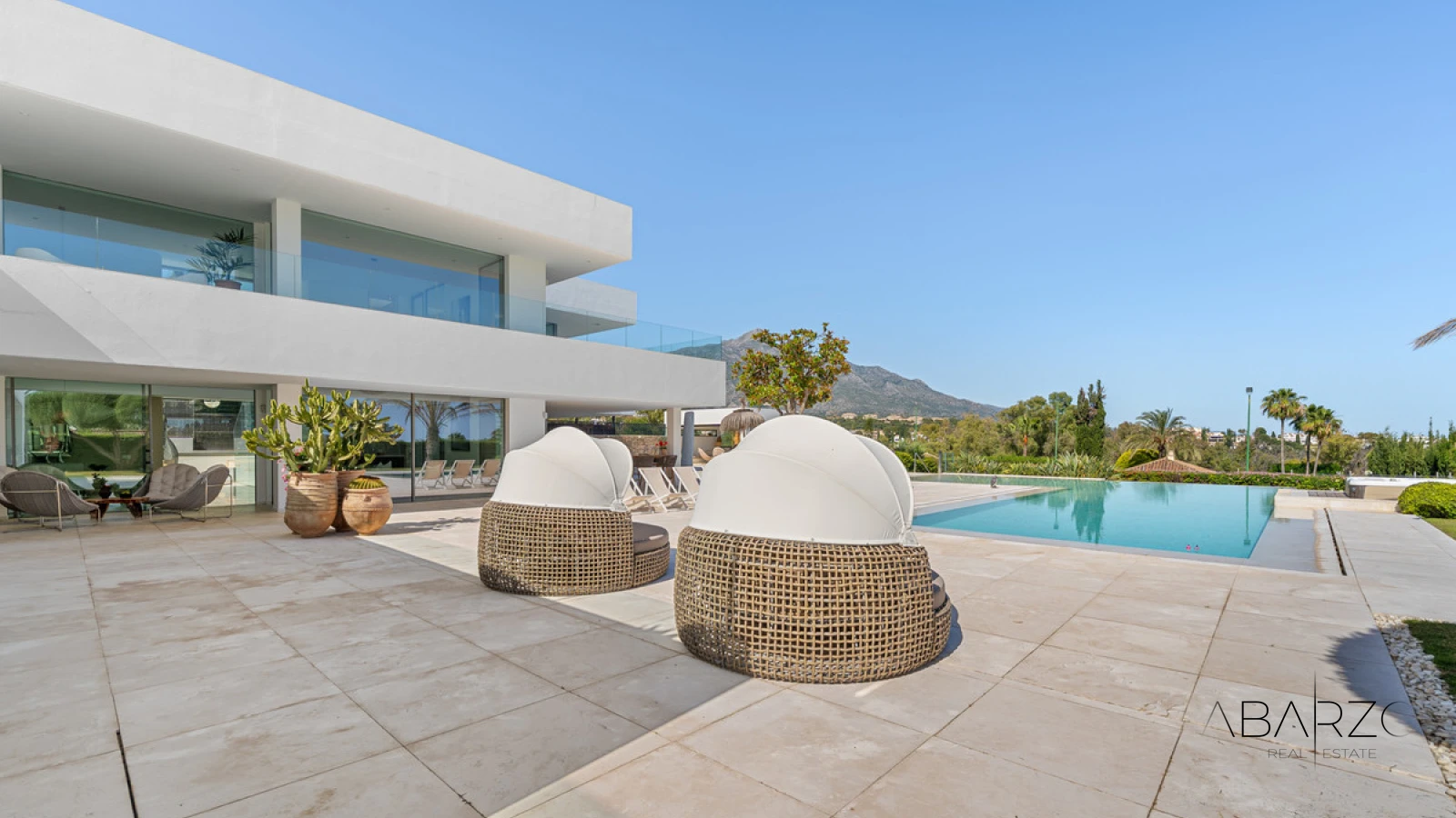 Villa in La Cerquilla, Nueva Andalucía with Panoramic Views and Private Tennis Court — interior, Nueva Andalucía, Marbella (23 of 48)