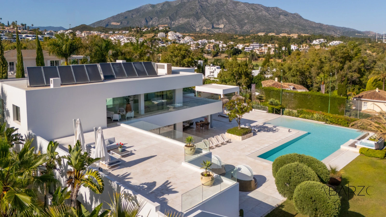Villa in La Cerquilla, Nueva Andalucía with Panoramic Views and Private Tennis Court — interior, Nueva Andalucía, Marbella (43 of 48)