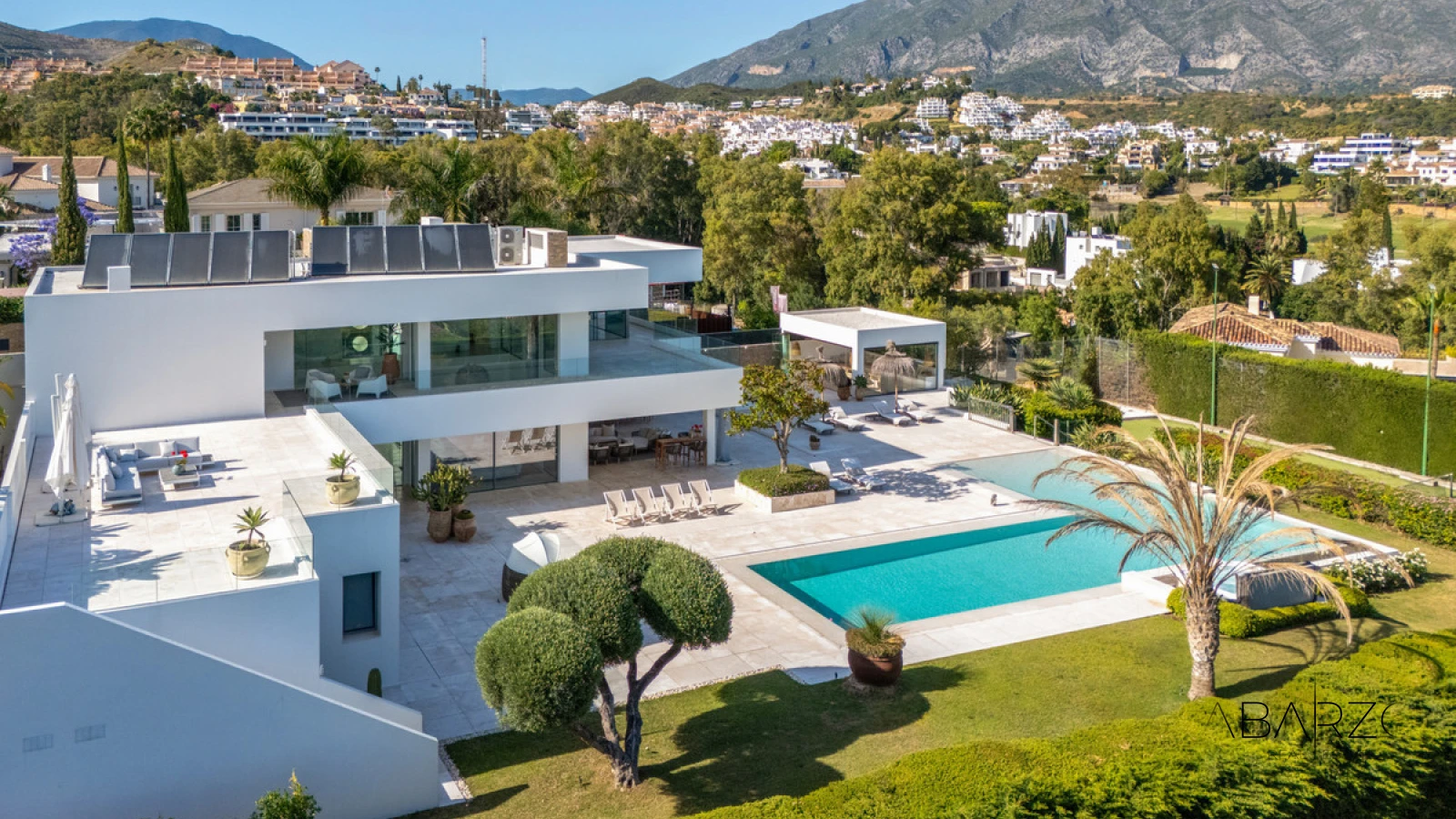 Villa in La Cerquilla, Nueva Andalucía with Panoramic Views and Private Tennis Court — interior, Nueva Andalucía, Marbella (42 of 48)