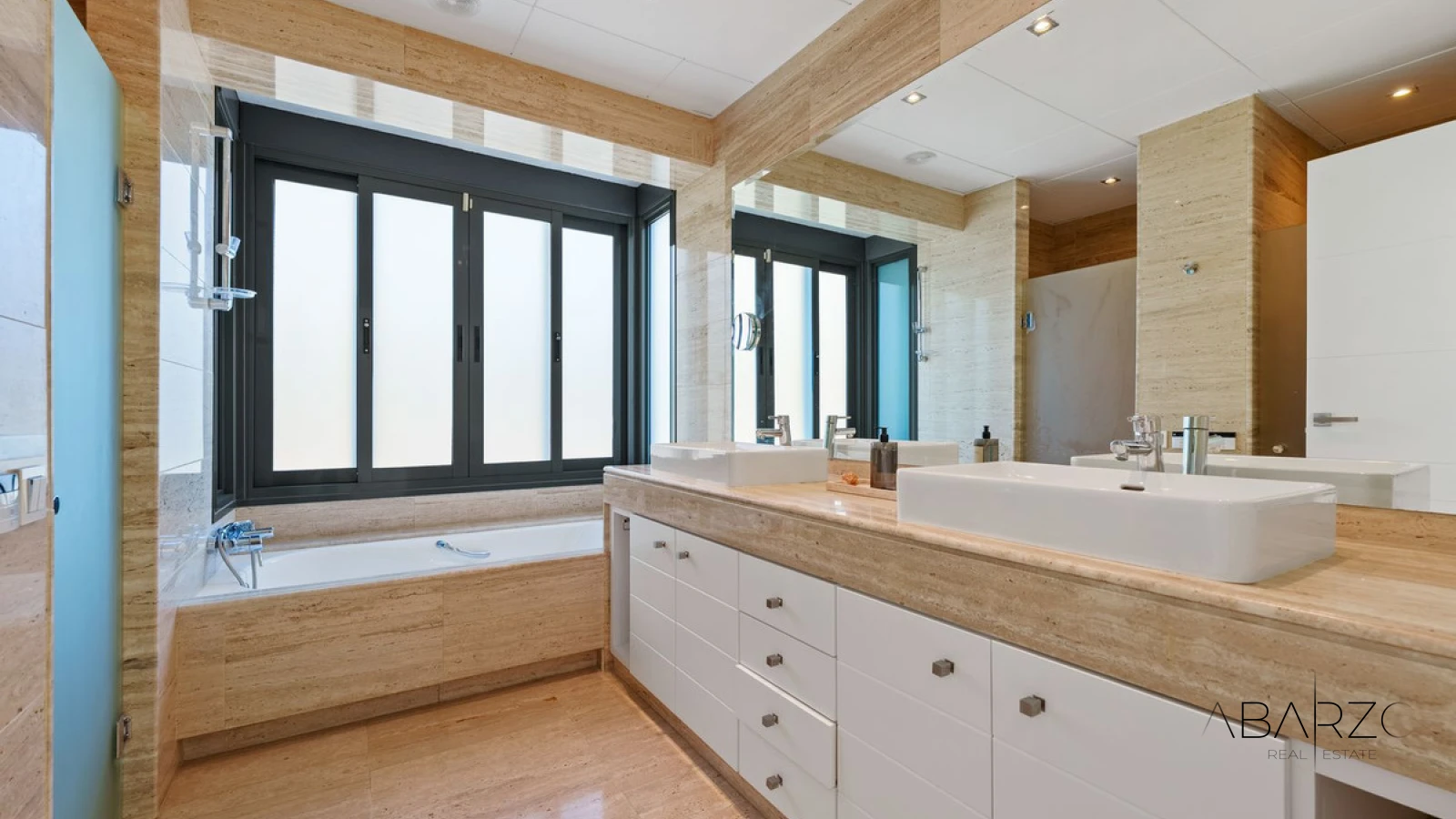 Villa in Haza del Conde, Nueva Andalucía with Sea Views and Private Pool — interior, Nueva Andalucía, Marbella (36 of 49)