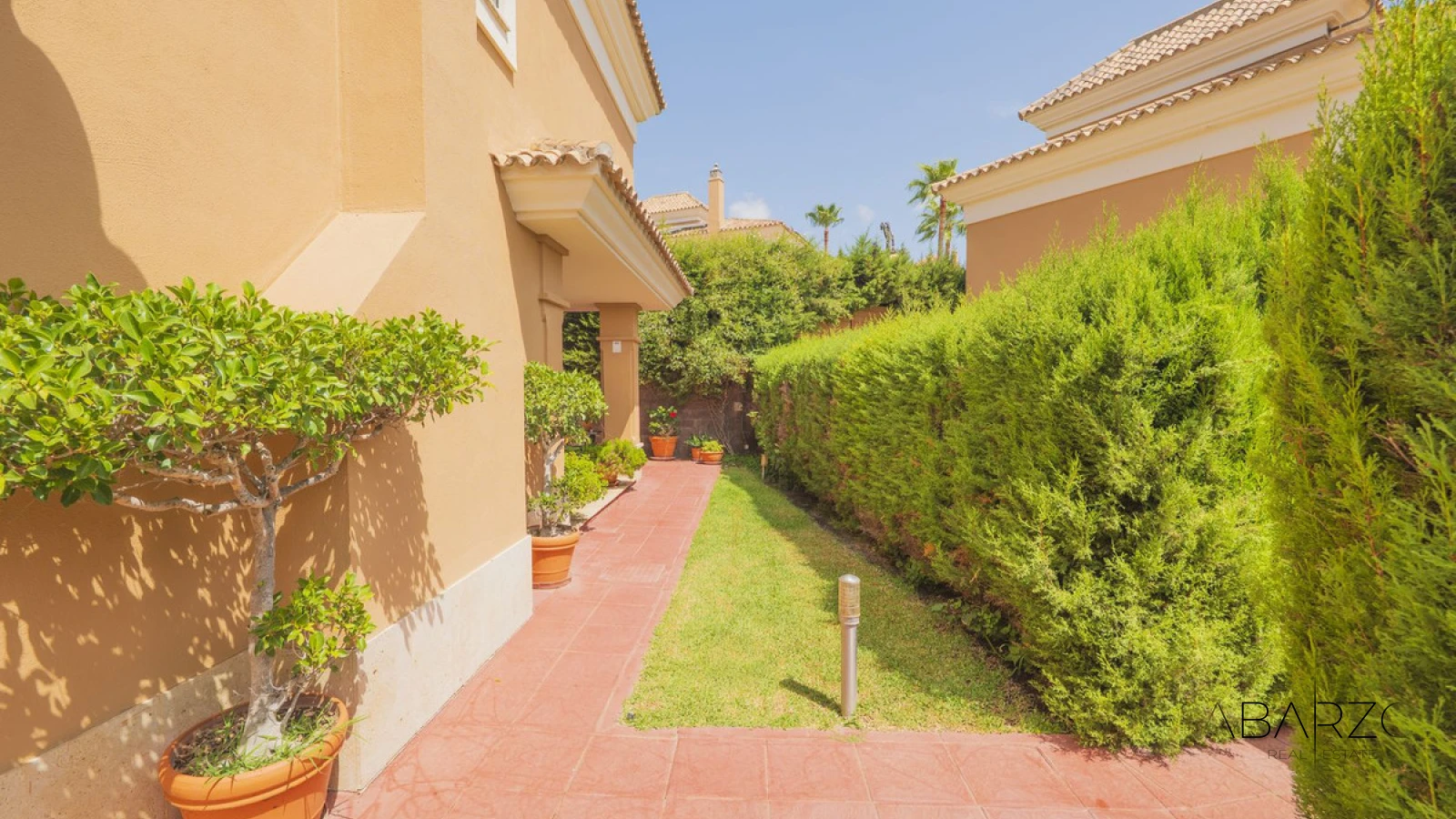 Casa pareada con vistas al golf y al mar en Santa Clara Golf, Marbella — interior, Marbella East, Marbella (45 of 46)