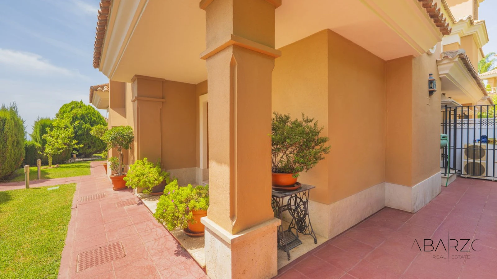 Casa pareada con vistas al golf y al mar en Santa Clara Golf, Marbella — interior, Marbella East, Marbella (44 of 46)