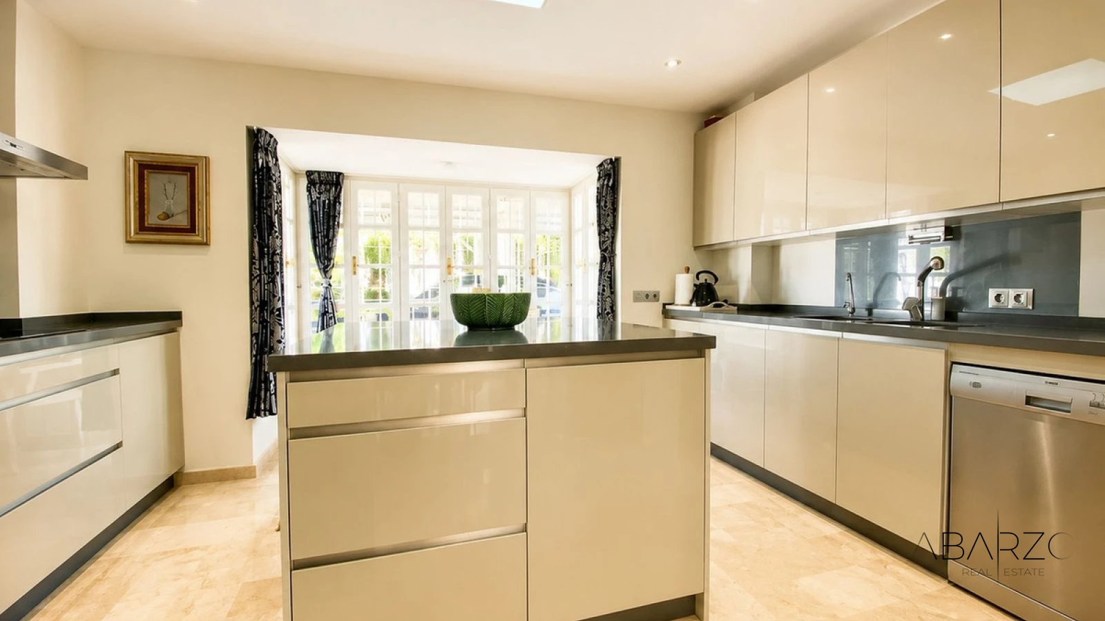 Beachside Villa in Benamara, New Golden Mile, Estepona — 100 m from the Beach — interior, New Golden Mile, Estepona (4 of 24)