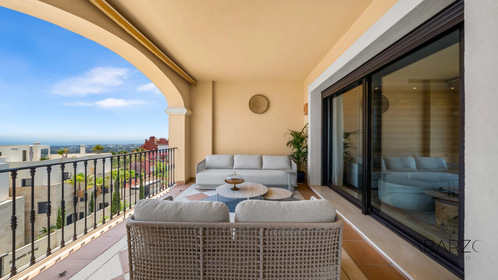 Apartment with Panoramic Sea and Golf Views in Buenavista, La Quinta, Benahavís — luxury property for sale in La Quinta, Benahavís