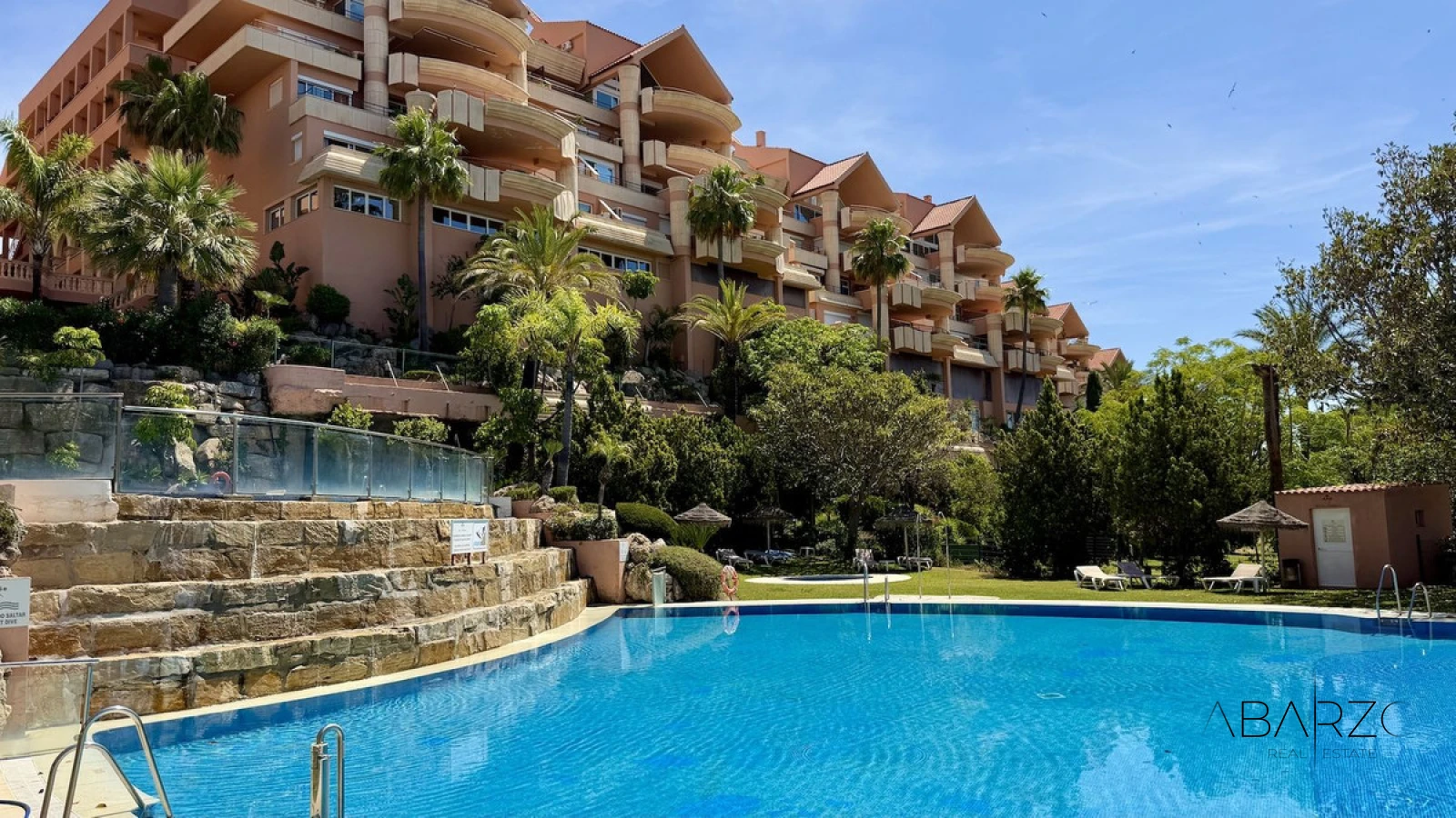 Spacious 3-Bedroom Apartment in Magna Marbella with Panoramic Golf and Sea Views — interior, Nueva Andalucía, Marbella (26 of 31)