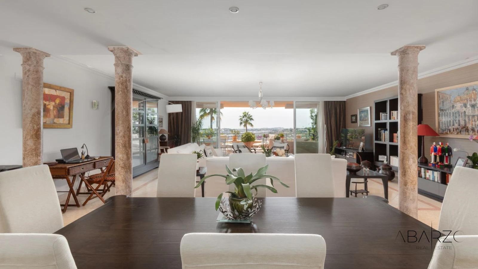 Spacious 3-Bedroom Apartment in Magna Marbella with Panoramic Golf and Sea Views — interior, Nueva Andalucía, Marbella (2 of 31)