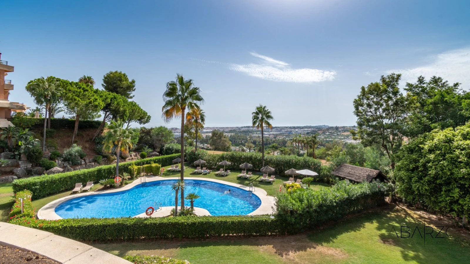 Spacious 3-Bedroom Apartment in Magna Marbella with Panoramic Golf and Sea Views — interior, Nueva Andalucía, Marbella (15 of 31)