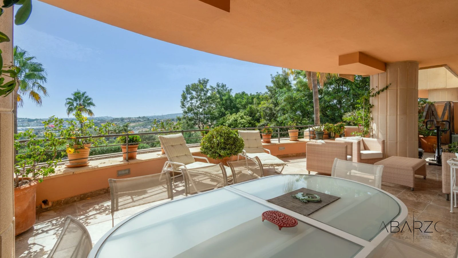 Spacious 3-Bedroom Apartment in Magna Marbella with Panoramic Golf and Sea Views — interior, Nueva Andalucía, Marbella (4 of 31)