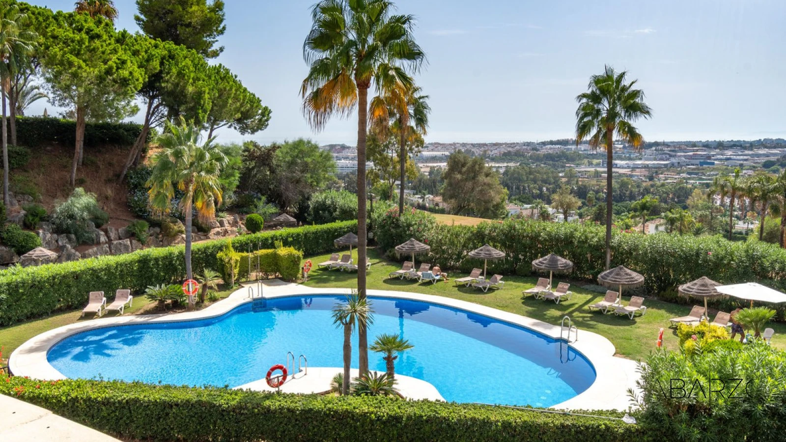 Spacious 3-Bedroom Apartment in Magna Marbella with Panoramic Golf and Sea Views — interior, Nueva Andalucía, Marbella (29 of 31)