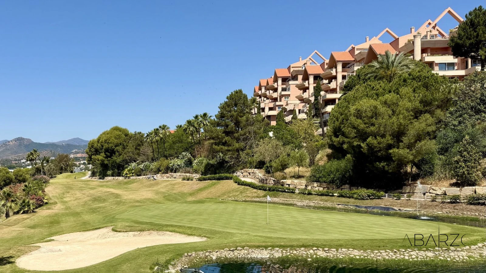 Spacious 3-Bedroom Apartment in Magna Marbella with Panoramic Golf and Sea Views — interior, Nueva Andalucía, Marbella (22 of 31)