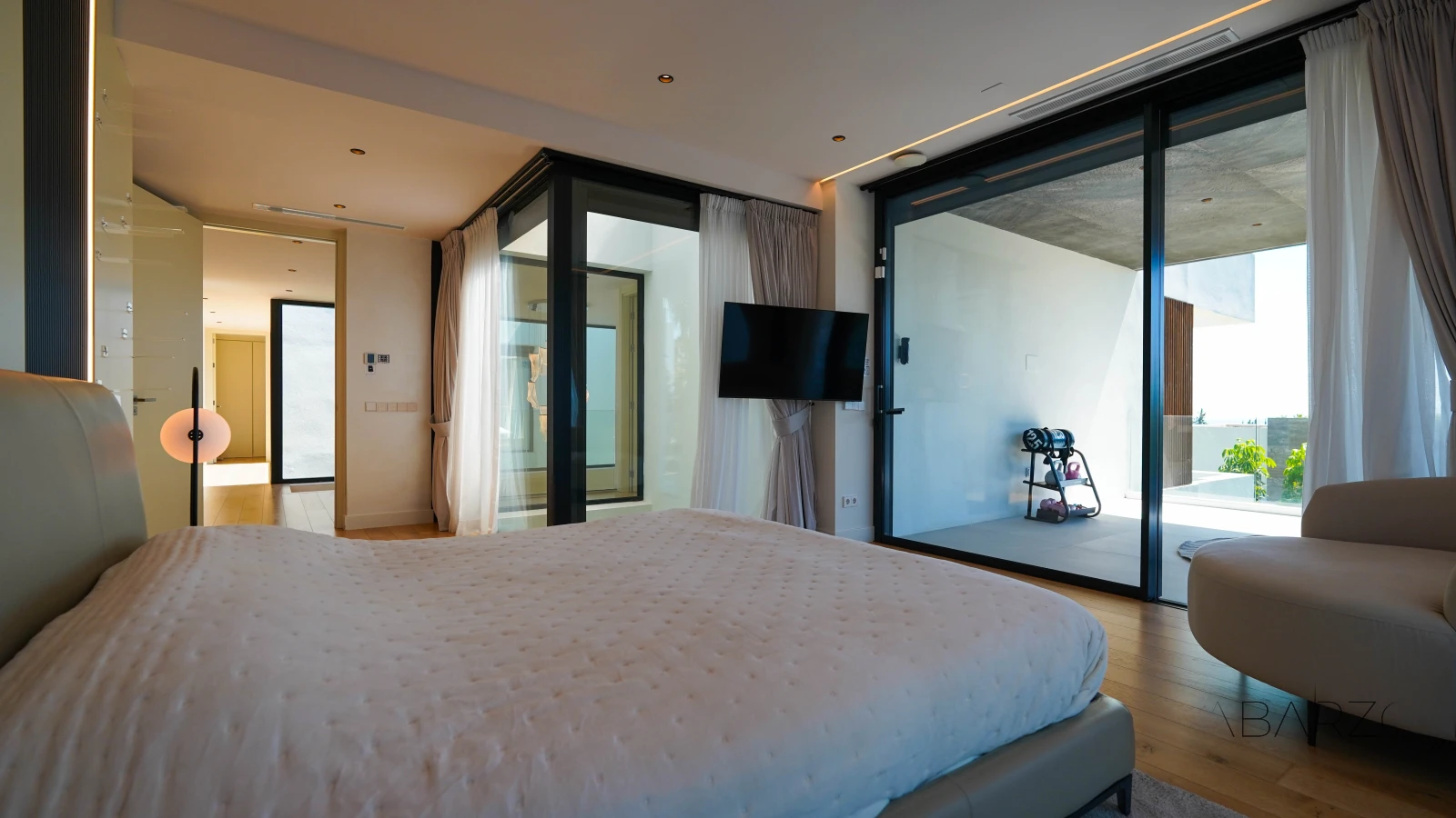 Contemporary villa in Sierra Blanca, Marbella with pool and sea views — interior, Golden Mile, Marbella (64 of 73)
