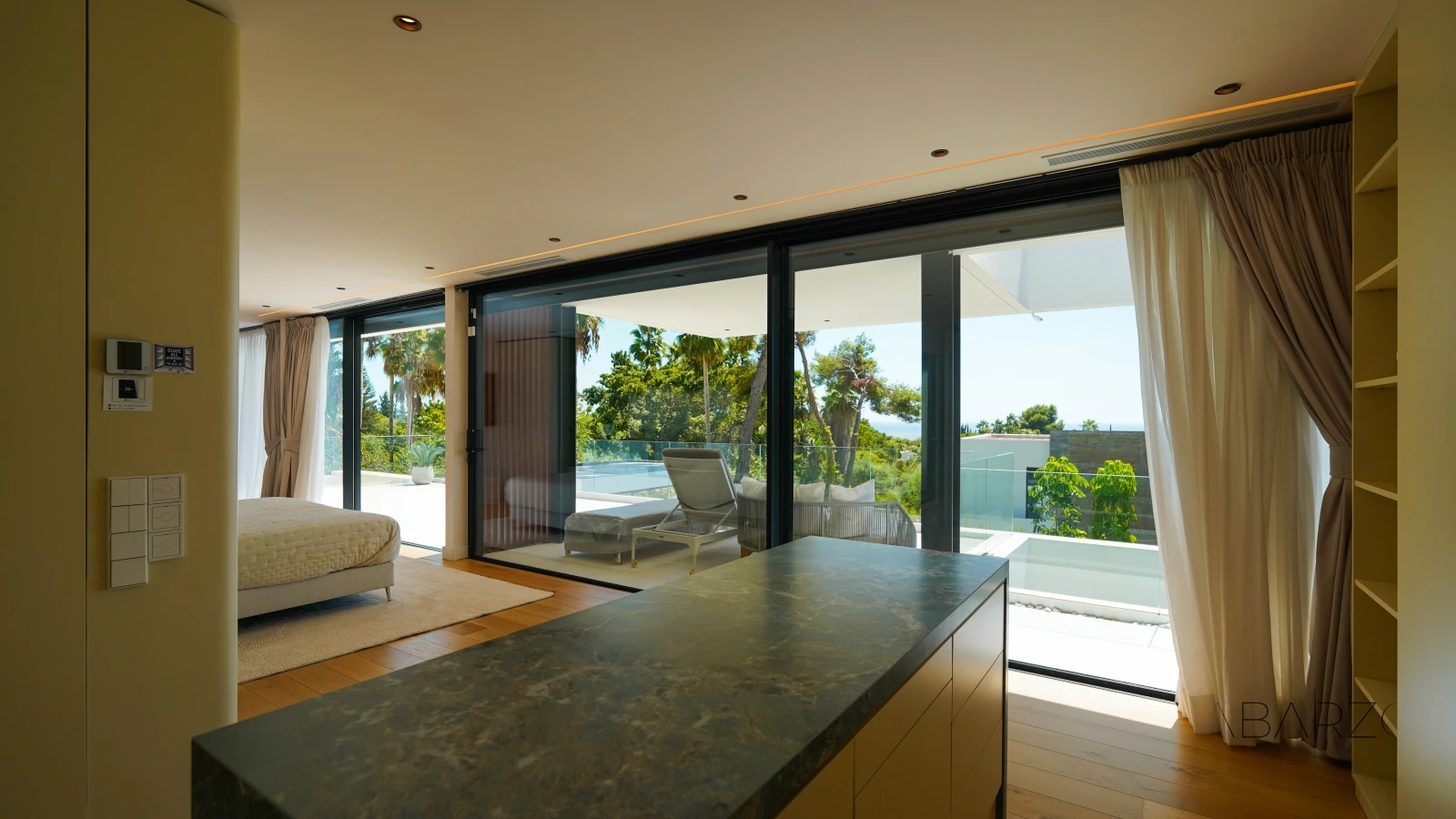 Contemporary villa in Sierra Blanca, Marbella with pool and sea views — interior, Golden Mile, Marbella (28 of 73)