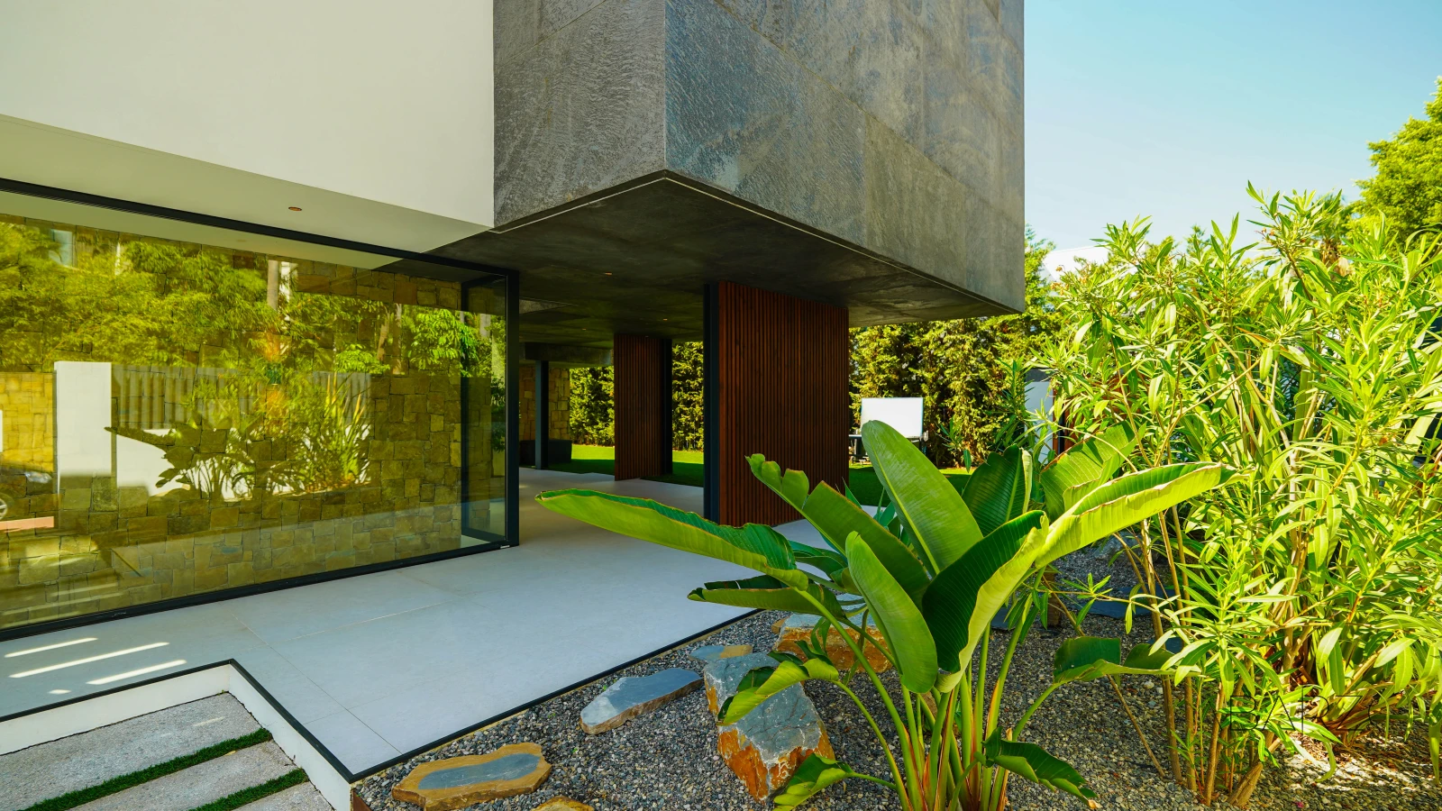 Contemporary villa in Sierra Blanca, Marbella with pool and sea views — interior, Golden Mile, Marbella (7 of 73)