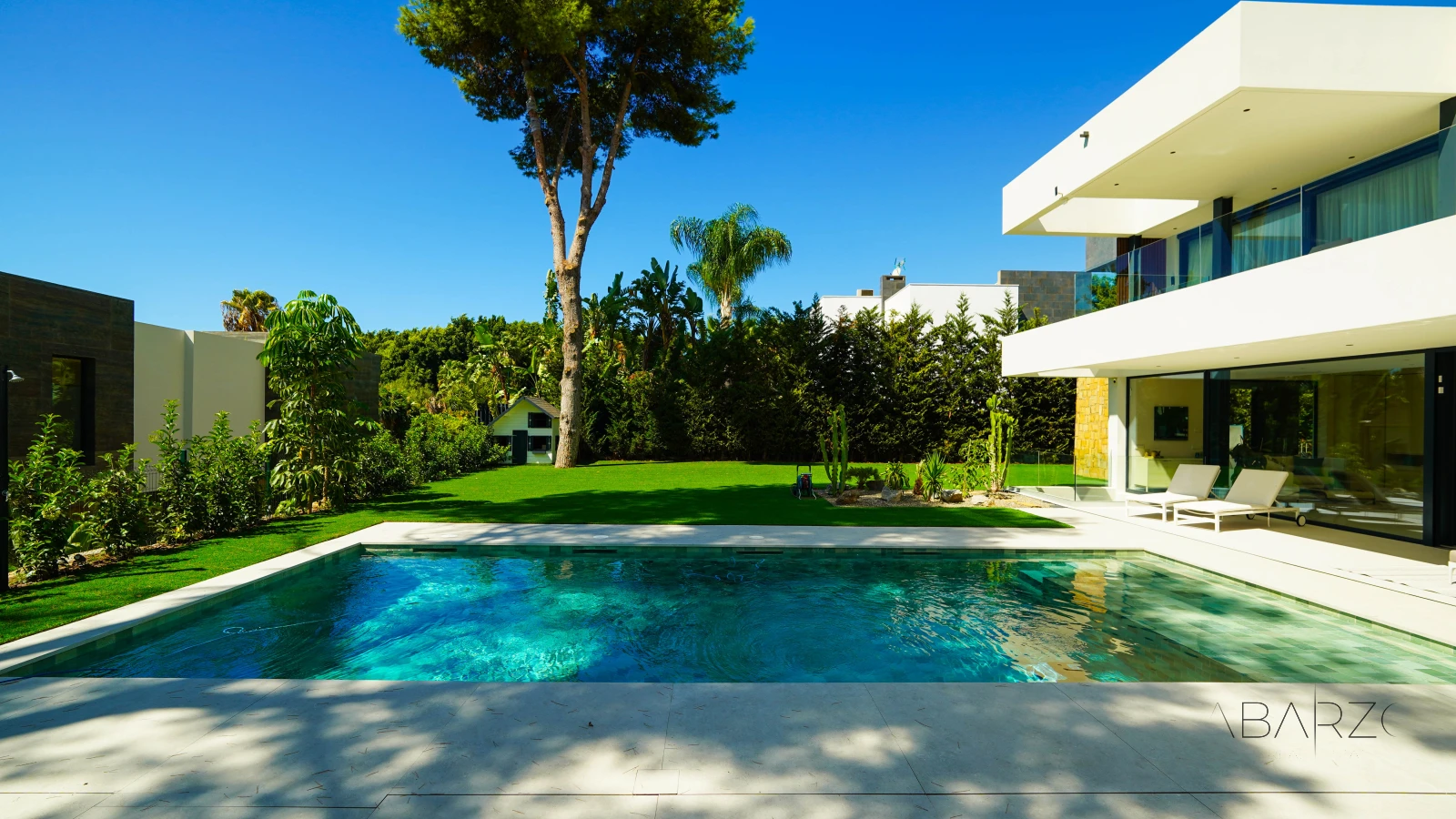 Contemporary villa in Sierra Blanca, Marbella with pool and sea views — interior, Golden Mile, Marbella (55 of 73)