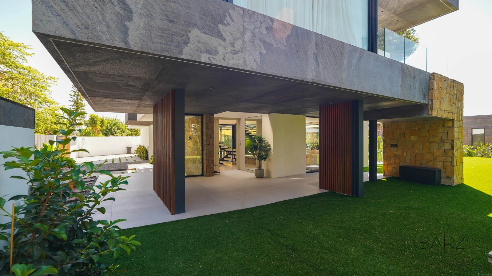 Contemporary villa in Sierra Blanca, Marbella with pool and sea views — interior, Golden Mile, Marbella (50 of 73)