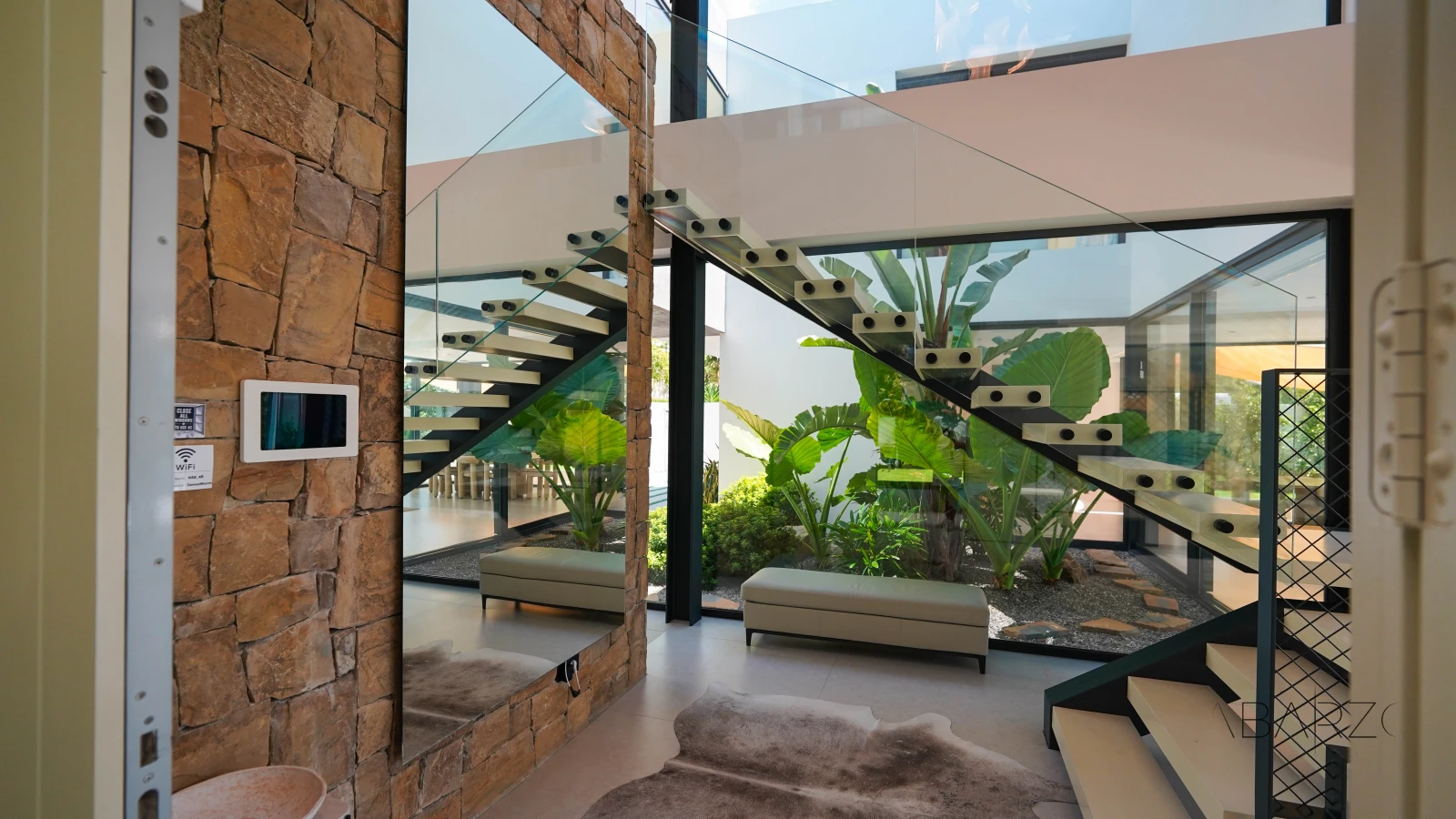 Contemporary villa in Sierra Blanca, Marbella with pool and sea views — interior, Golden Mile, Marbella (19 of 73)