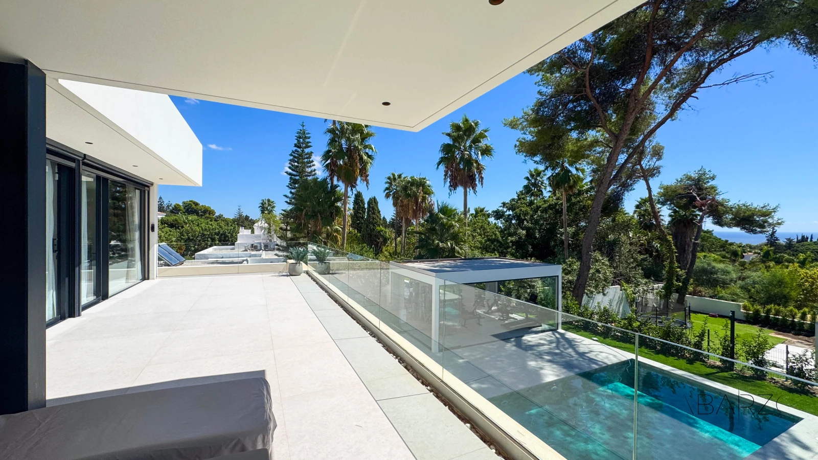 Contemporary villa in Sierra Blanca, Marbella with pool and sea views — interior, Golden Mile, Marbella (35 of 73)
