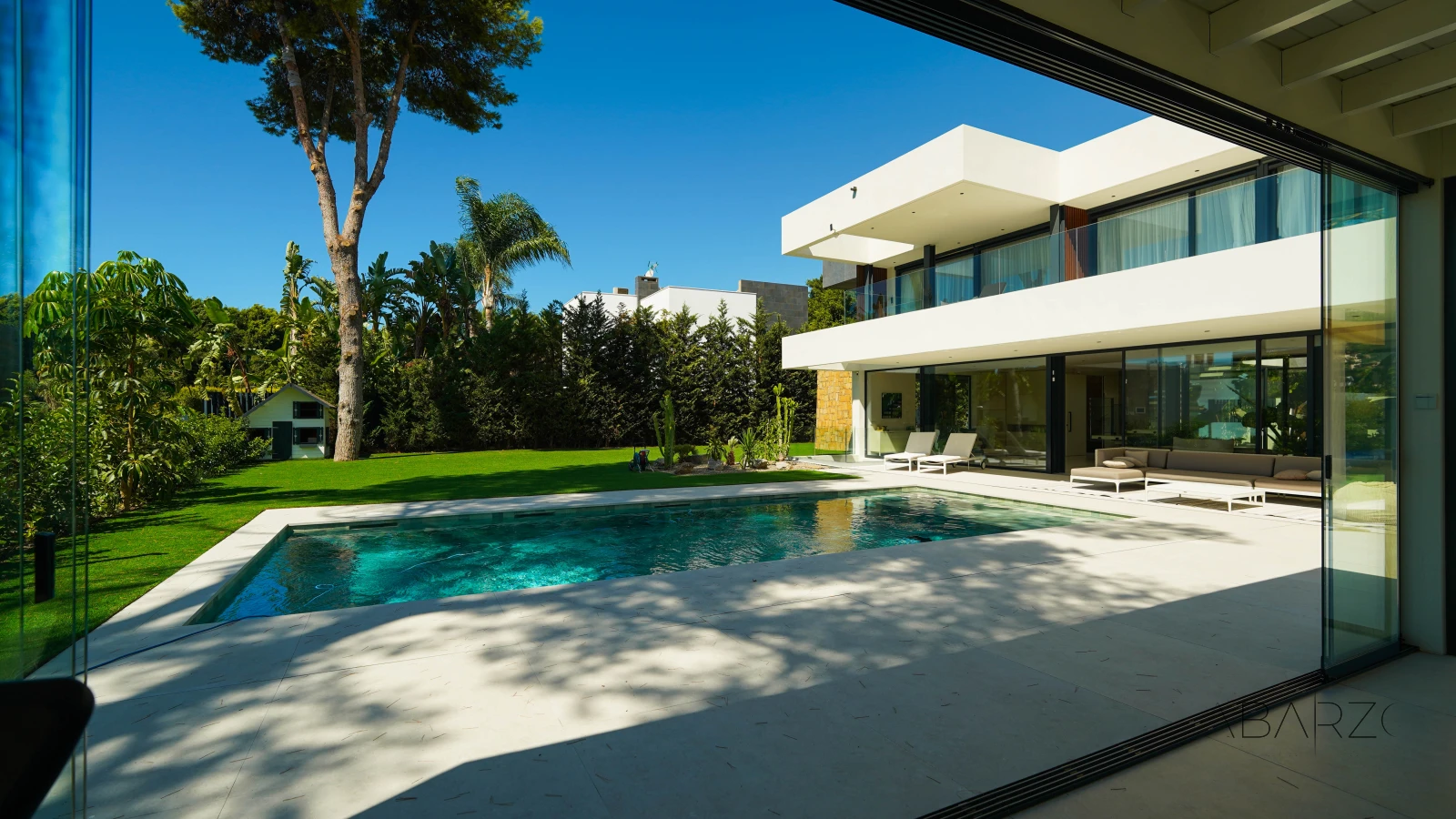 Contemporary villa in Sierra Blanca, Marbella with pool and sea views — interior, Golden Mile, Marbella (72 of 73)