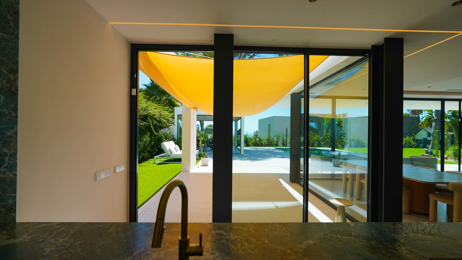 Contemporary villa in Sierra Blanca, Marbella with pool and sea views — interior, Golden Mile, Marbella (26 of 73)