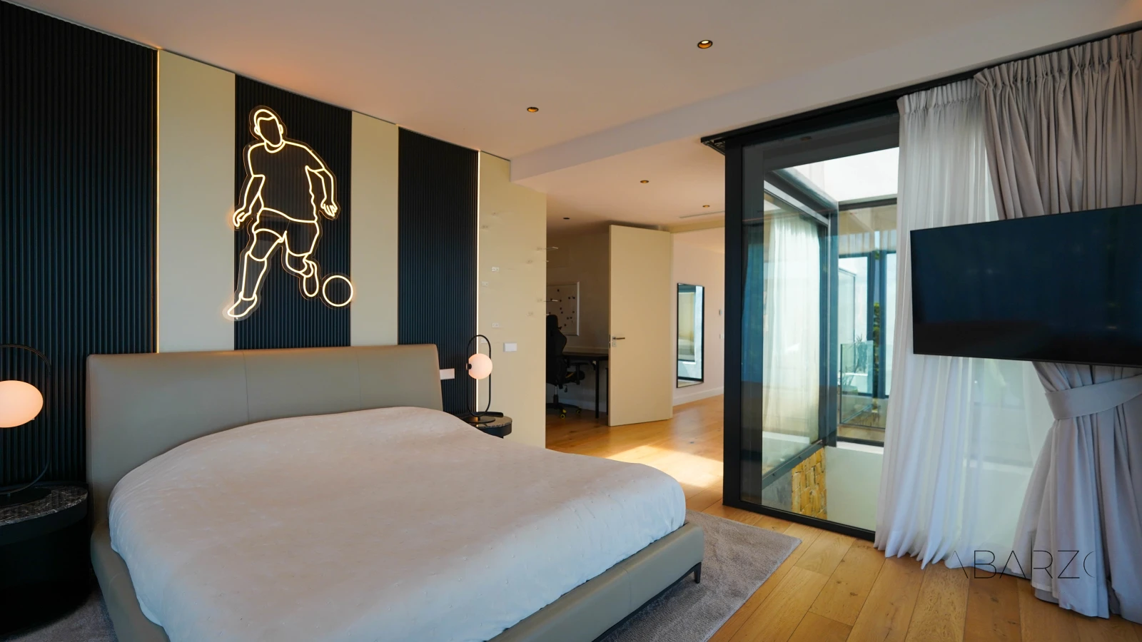 Contemporary villa in Sierra Blanca, Marbella with pool and sea views — interior, Golden Mile, Marbella (65 of 73)