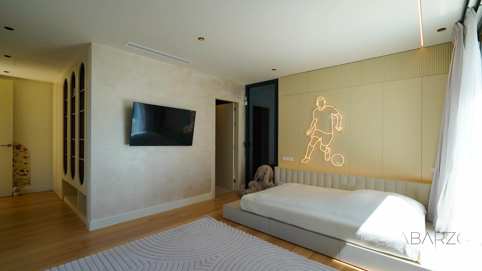 Contemporary villa in Sierra Blanca, Marbella with pool and sea views — interior, Golden Mile, Marbella (41 of 73)