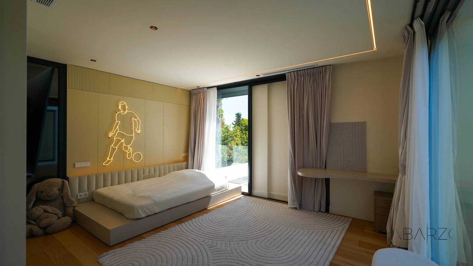 Contemporary villa in Sierra Blanca, Marbella with pool and sea views — interior, Golden Mile, Marbella (40 of 73)