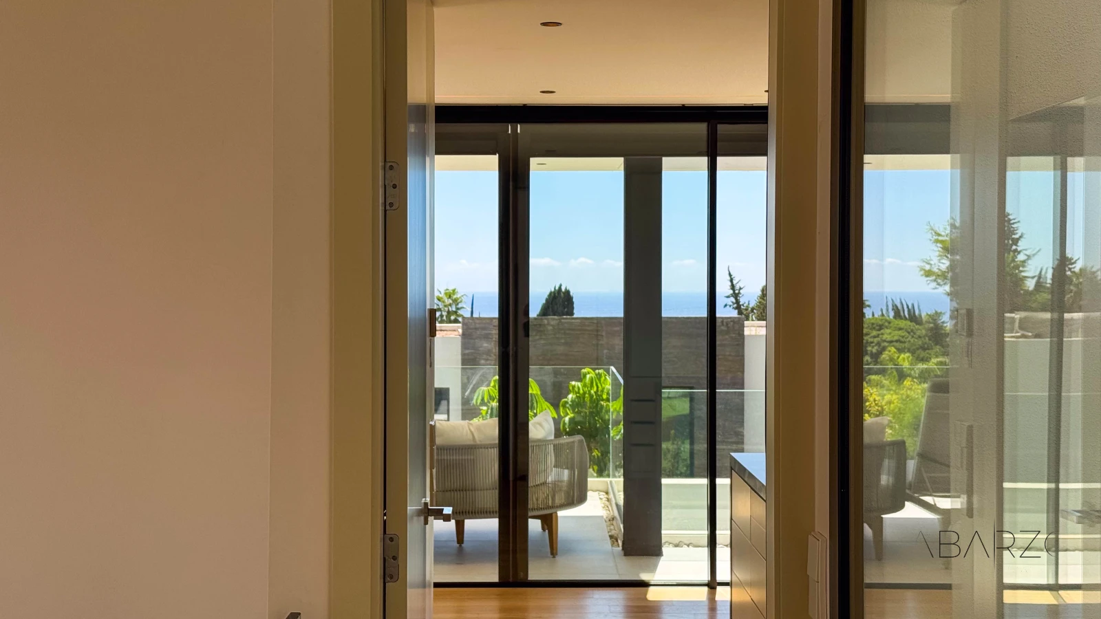 Contemporary villa in Sierra Blanca, Marbella with pool and sea views — interior, Golden Mile, Marbella (38 of 73)