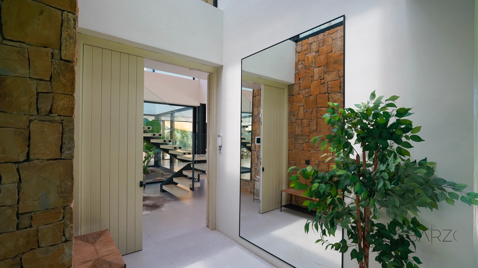 Contemporary villa in Sierra Blanca, Marbella with pool and sea views — interior, Golden Mile, Marbella (8 of 73)