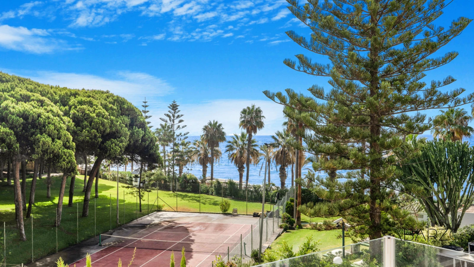 Frontline Beach Four-Bedroom End Townhouse in Marbella Golden Mile with Sea Views — interior, Golden Mile, Marbella (2 of 30)