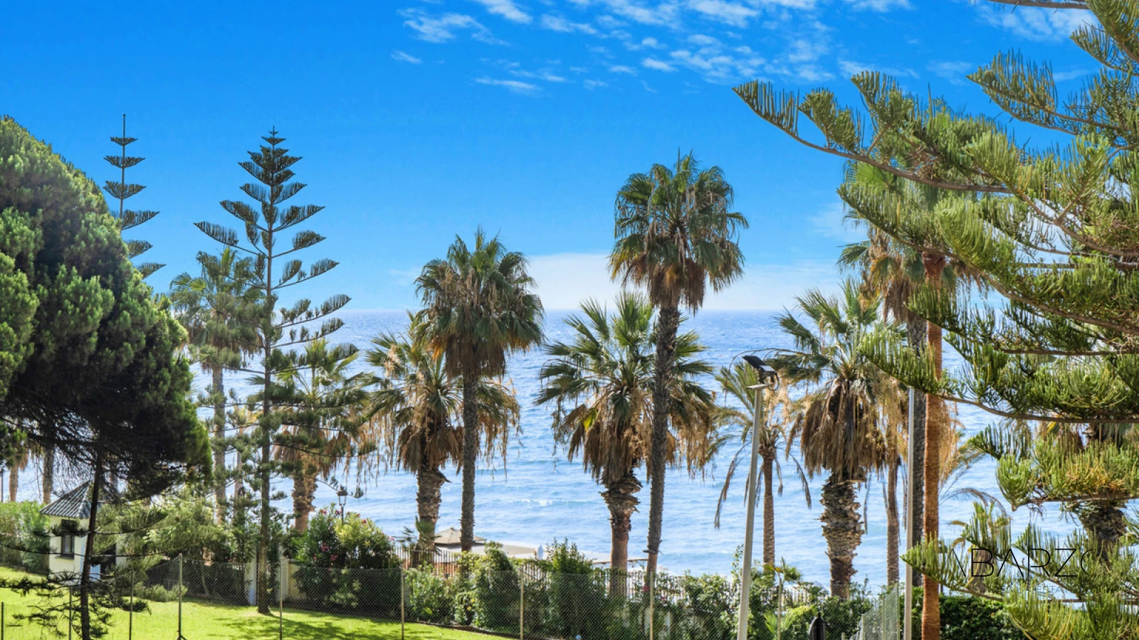 Frontline Beach Four-Bedroom End Townhouse in Marbella Golden Mile with Sea Views — interior, Golden Mile, Marbella (14 of 30)