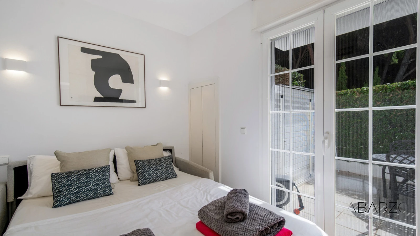 Frontline Beach Four-Bedroom End Townhouse in Marbella Golden Mile with Sea Views — interior, Golden Mile, Marbella (29 of 30)