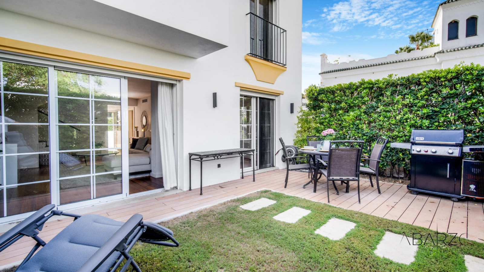 Frontline Beach Four-Bedroom End Townhouse in Marbella Golden Mile with Sea Views — interior, Golden Mile, Marbella (7 of 30)