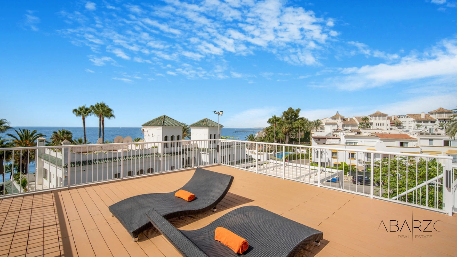 Frontline Beach Four-Bedroom End Townhouse in Marbella Golden Mile with Sea Views — interior, Golden Mile, Marbella (4 of 30)
