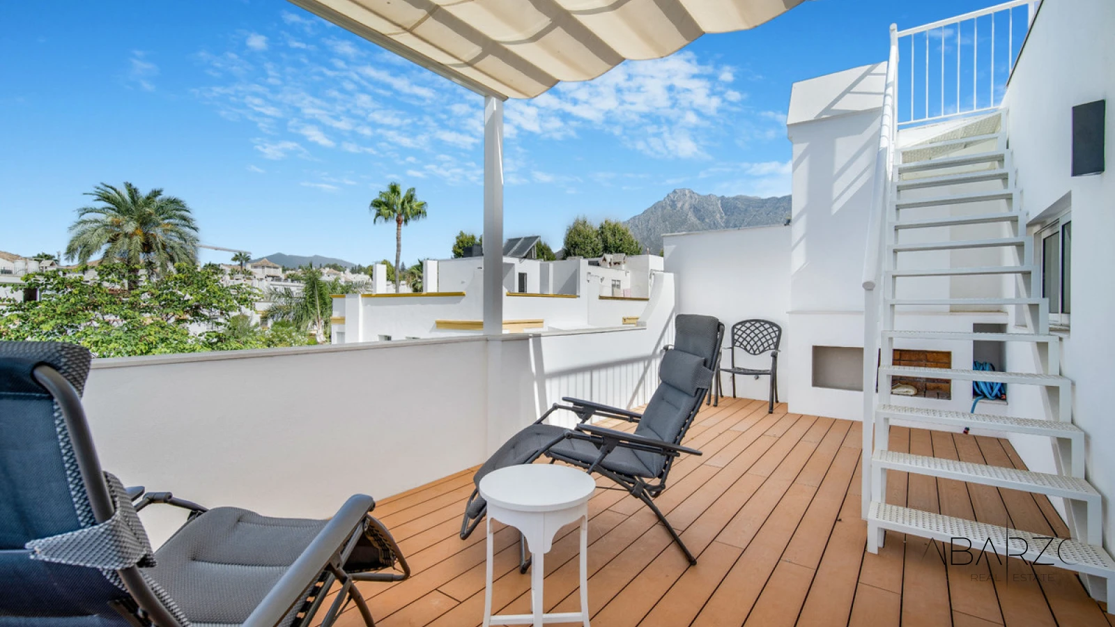 Frontline Beach Four-Bedroom End Townhouse in Marbella Golden Mile with Sea Views — interior, Golden Mile, Marbella (28 of 30)