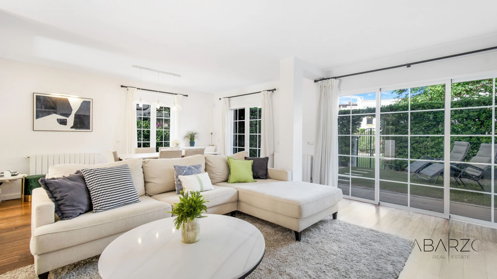 Frontline Beach Four-Bedroom End Townhouse in Marbella Golden Mile with Sea Views — interior, Golden Mile, Marbella (8 of 30)