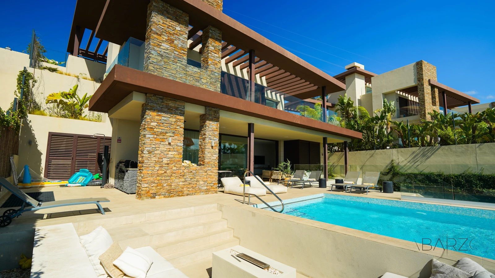 Contemporary Villa in Benahavís with Infinity Pool and Panoramic Sea Views — luxury property for sale in Benahavís