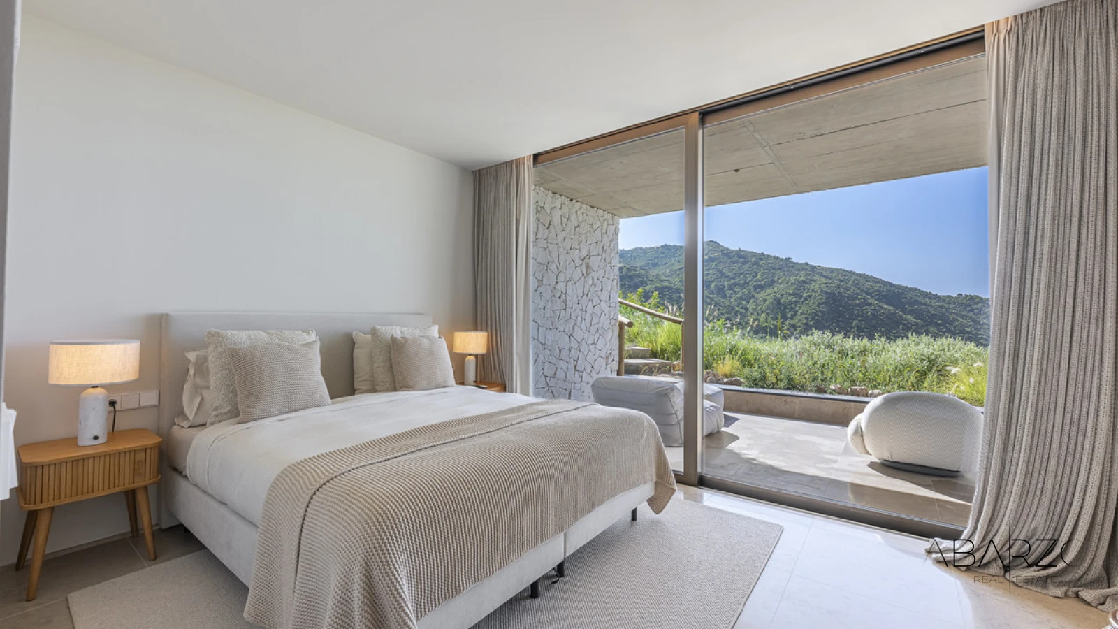 Contemporary hillside house with Mediterranean views and integrated design — interior, El Madroñal, Benahavís (33 of 49)