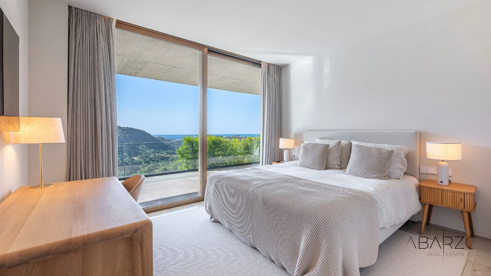 Contemporary hillside house with Mediterranean views and integrated design — interior, El Madroñal, Benahavís (28 of 49)